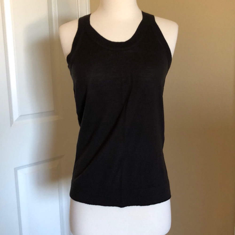 TSE SAY Dark brown top; nice quality